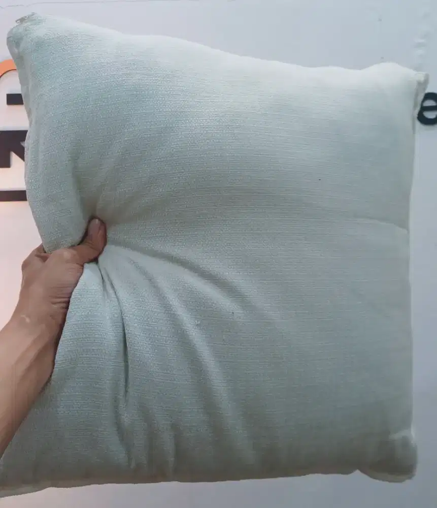 Bantal sofa IKEA