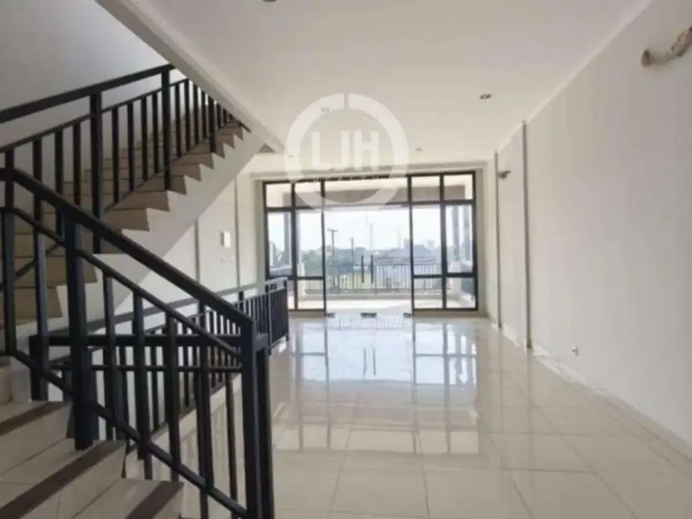 Ruko 3,5LT di Gading Bulevard Commercial SCG Bekasi Jawa Barat