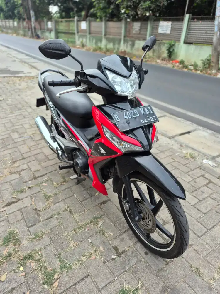 Dijual Honda Supra X 125 tahun 2016 surat lengkap mesin bagus