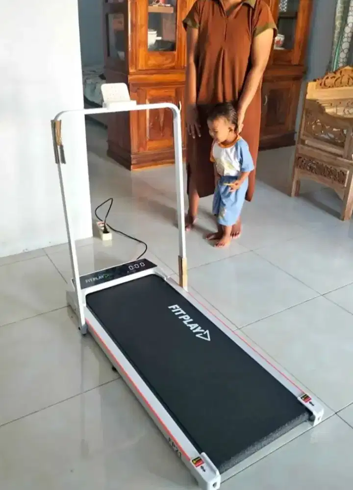TREADMILL ELEKTRIK WALKING PAD FP 21 FIT PLAY ALAT FITNESS