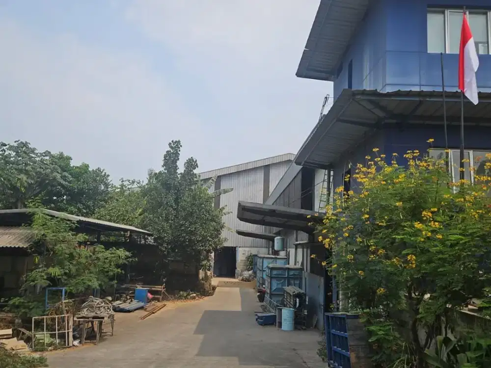 DIJUAL & DISEWAKAN Pabrik dan Gudang yang  Luas dengan Crain dan Izin Industri di Narogong KM 16, Ciketiing, Bekasi