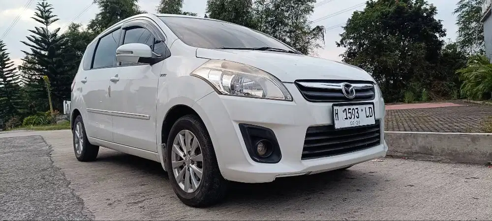 Mazda VX1 Putih Tahun 2013