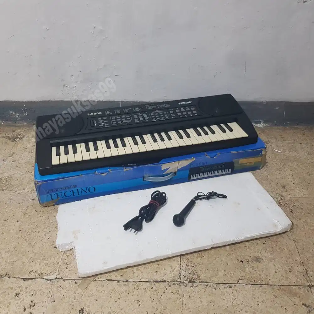 Elektronik Keyboard Organ Piano Rhythm Music Techno T5000 Second Bagus