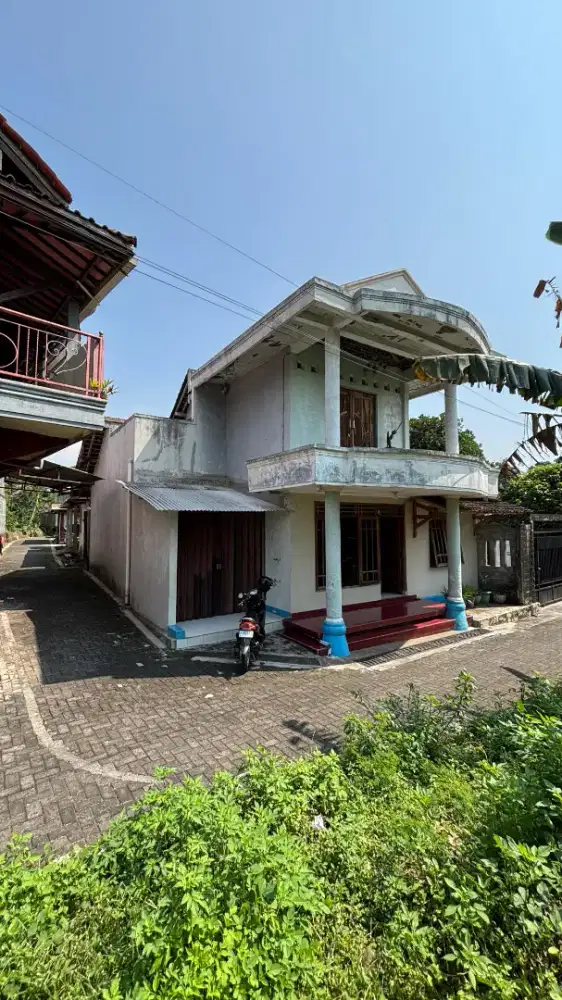 RUMAH 2 LANTAI SIAP HUNI DEKAT KAMPUS UNDARIS UNGARAN