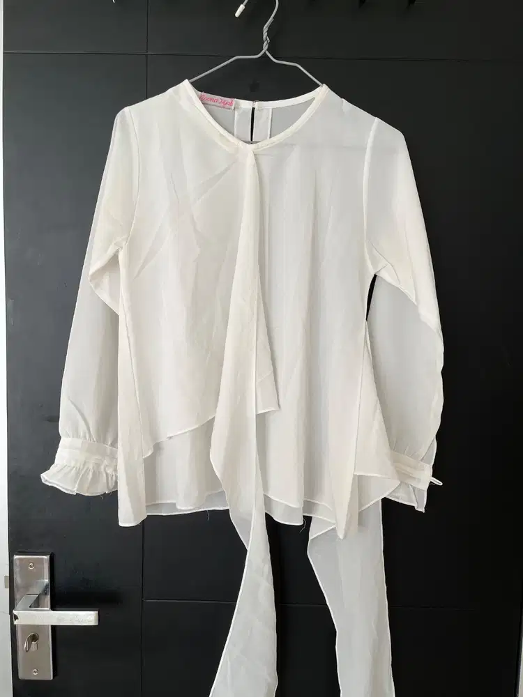 Blouse Putih Noona Hijab