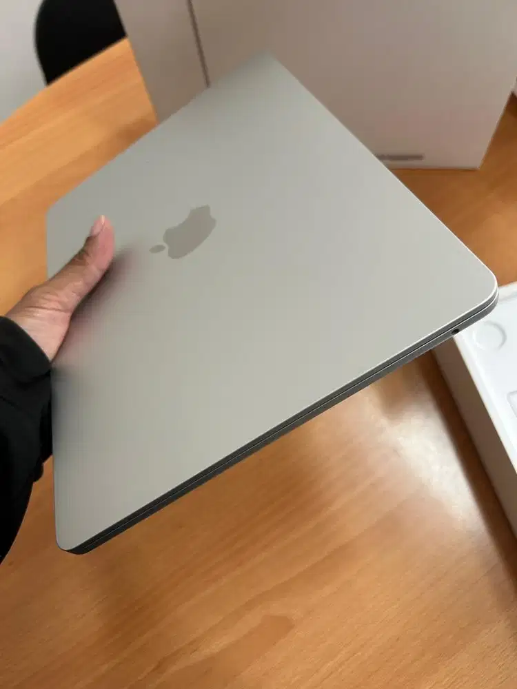 Macbook Air 15/1TB Silver iBox