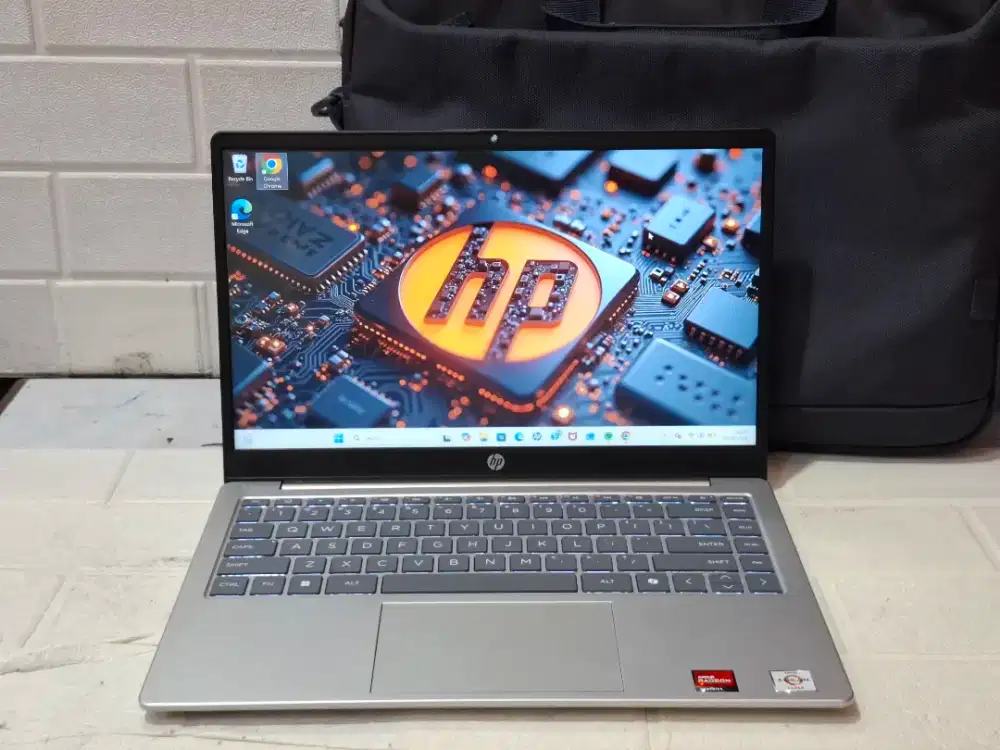 Laptop HP 14-em0xxx  AMD Athlon Silver 7120U RAM 8GB SSD 512 GB