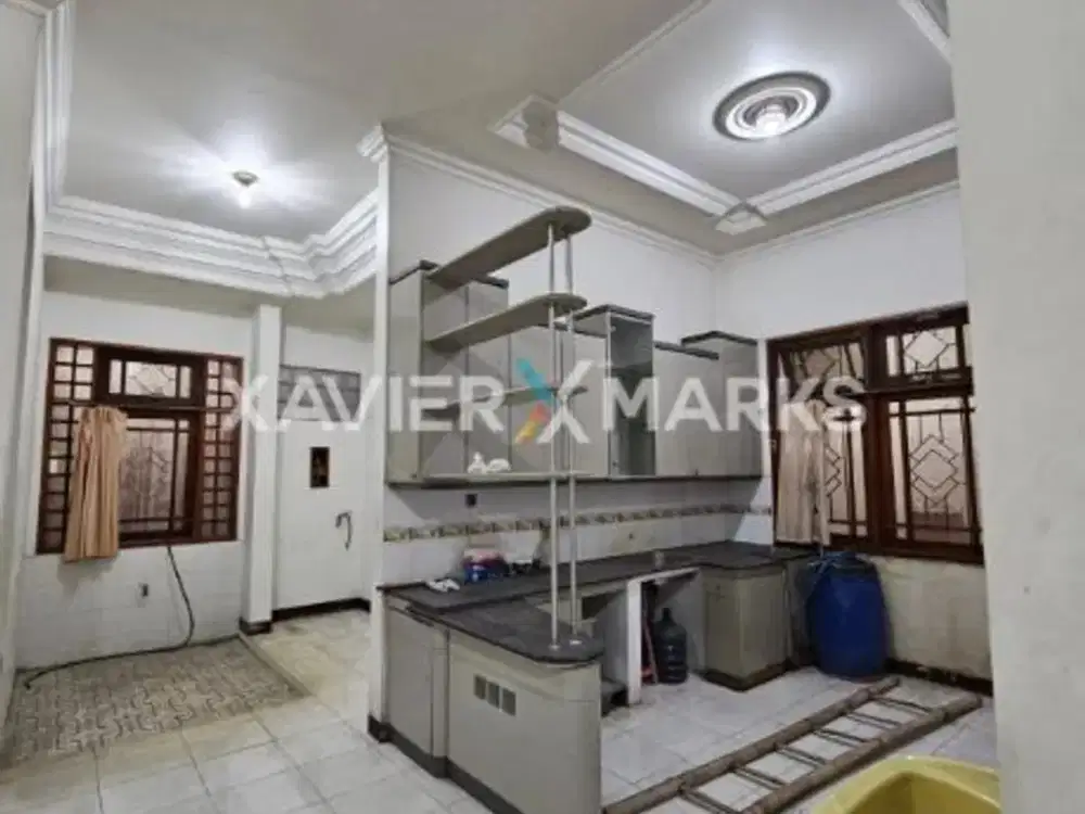 Dijual rumah 2 lantai lokasi tengah kota di Semarang