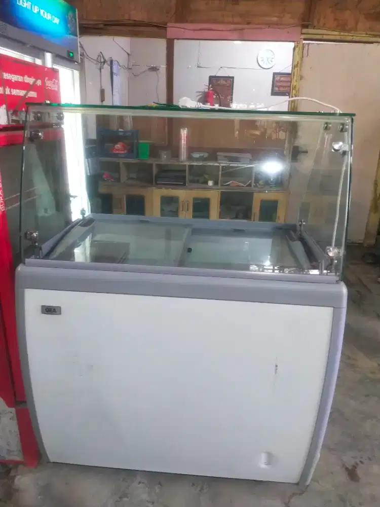 Gea freezer ice cream  kabinet pemajang es krim
