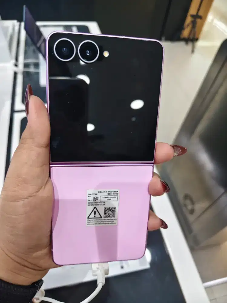 SAMSUNG ZFLIP 8 CICILAN CUKUP KTP AJA FREE 1/2 BULAN ANGSURAN