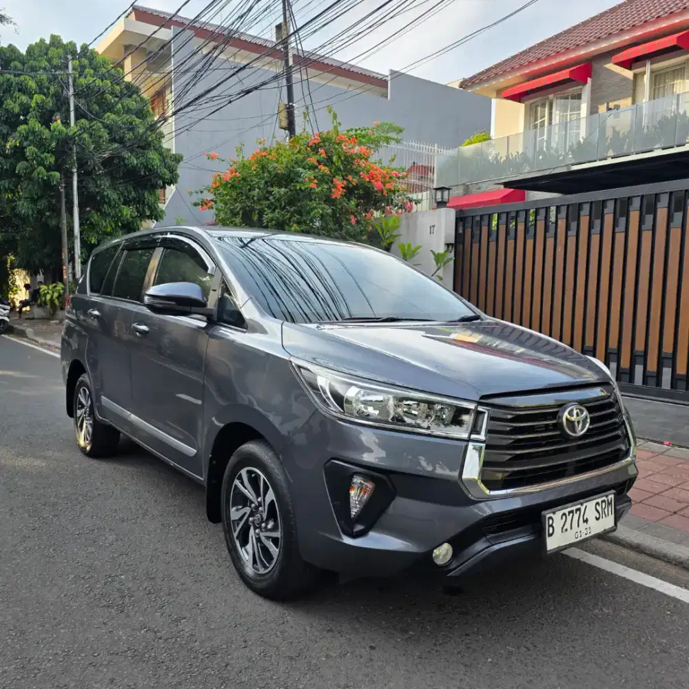KM 72 RB. Record Toyota Innova 2.4 DiESEL AT Grey
