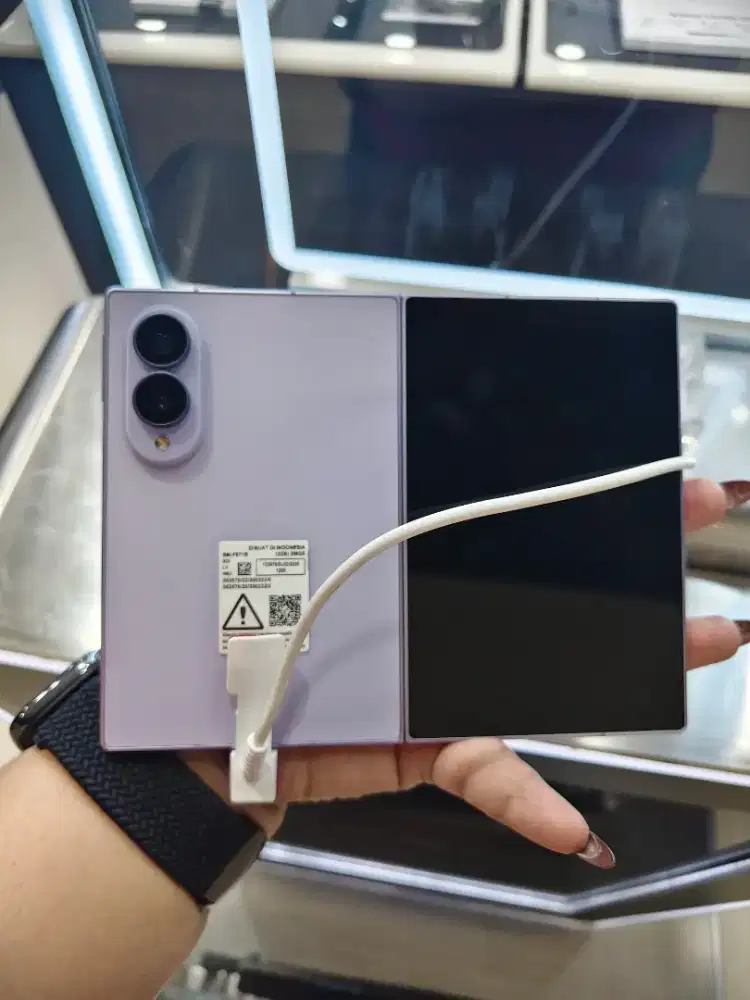 SAMSUNG ZFOLD 8 CICILAN CUKUP KTP AJA FREE 1/2 BULAN ANGSURAN