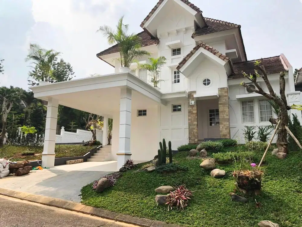 Dijual rumah 2 lantai dengan kolam renang di sentul city