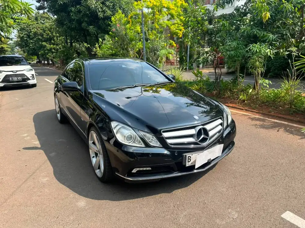 Mercedes Benz E250 2009 Coupe Automatic Mobil mewah