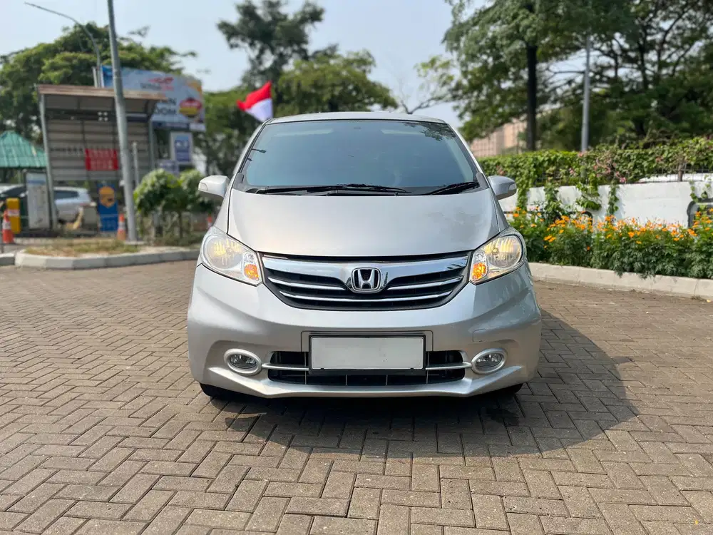 HONDA FREED E PSD AT 2013