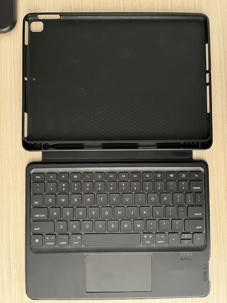 Goojodoq Magic Keyboard Case untuk iPad Gen9 8 7 10.2