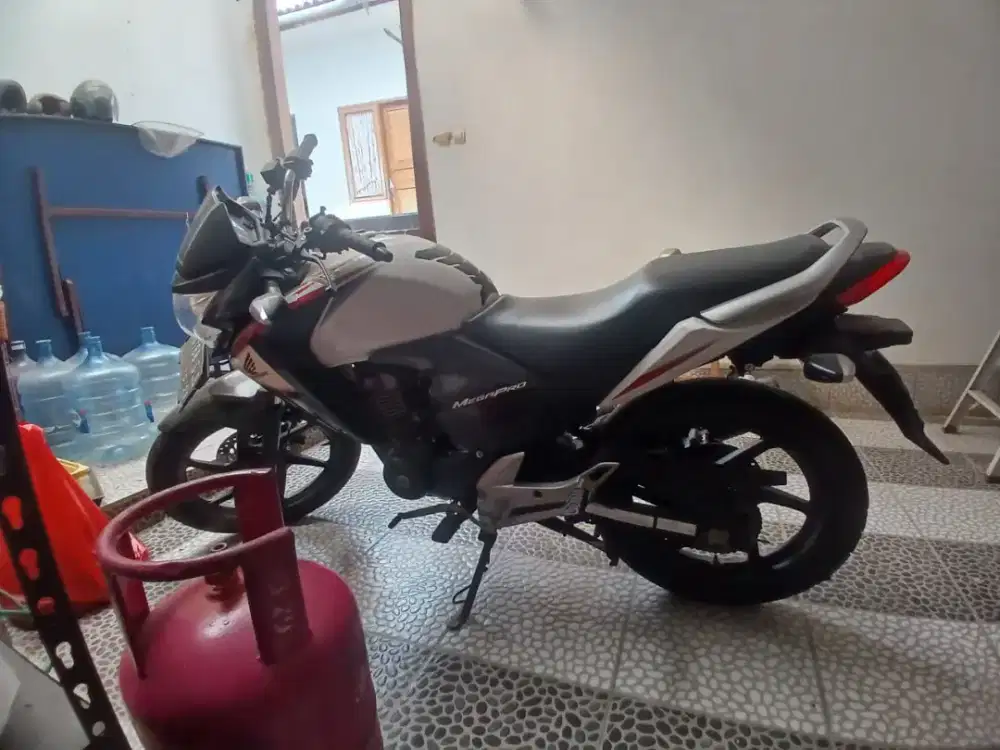 Dijual motor Megapro 2013