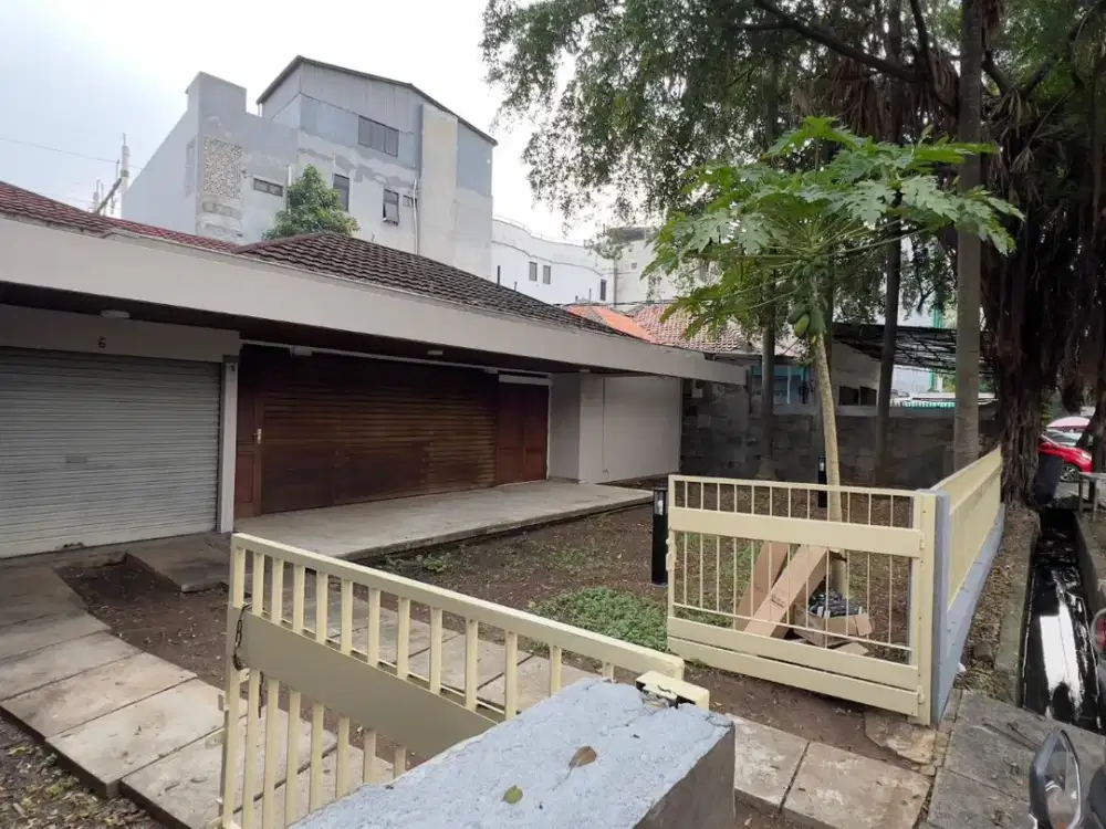 Dijual Rumah Hitung Tanah Lokasi Panglima Polim Jaksel