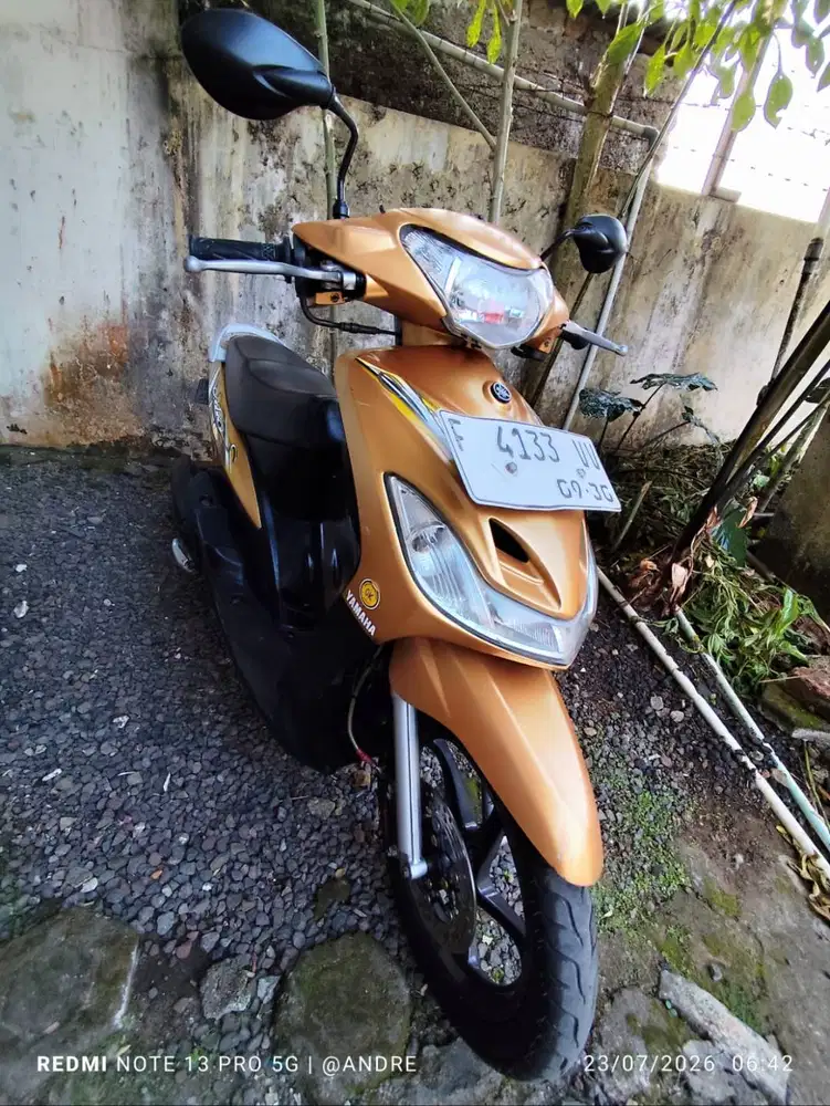 Mio smile 2010 kuning