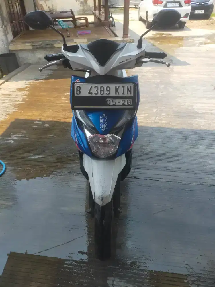 Honda BEAT 2018 warna Biru putih