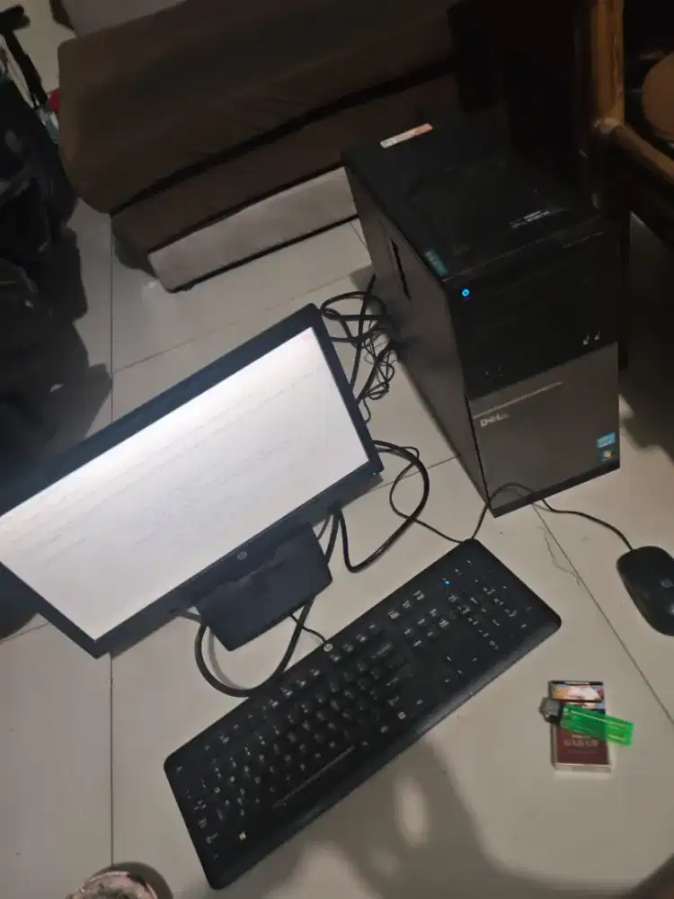 PC monitor ram 4 core i3