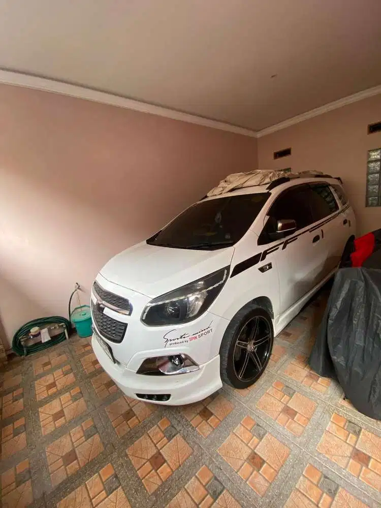 Chevrolet Spin 2013 Bensin