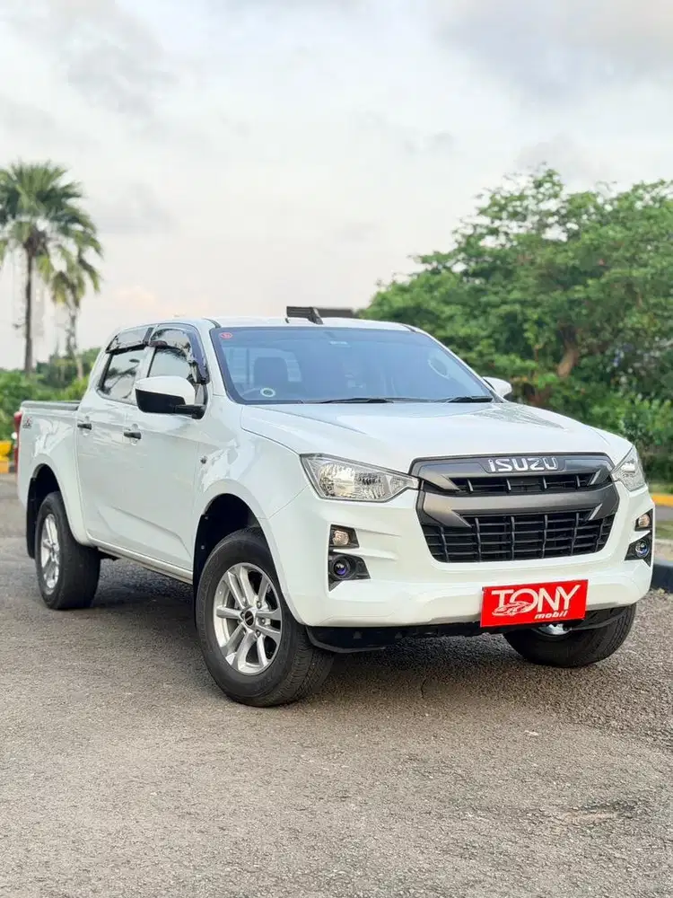 Isuzu D-Max Dobel Cabin 4x4 MT 2023 Putih