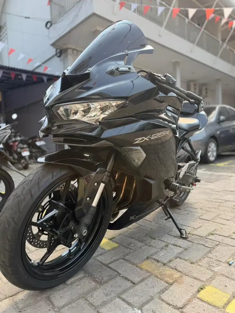 Kawasaki ZX25R 2023 Black | KM 5.000 | Plat BM (Kota Pekanbaru)
