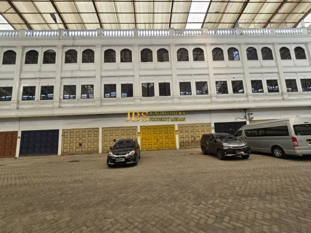 Disewakan Ruko 3 Gandeng Kondisi Kosong di Komplek CBD Polonia Jalan Padang Golf - Medan