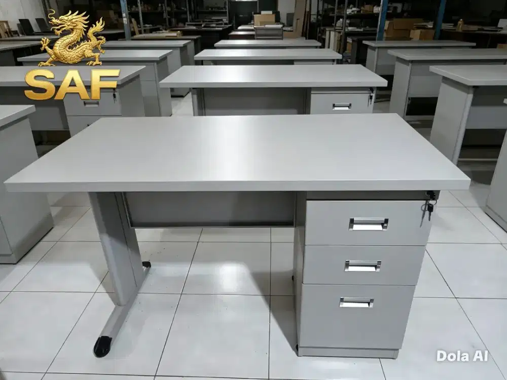 Meja Kerja 1/2 Biro Plat Besi