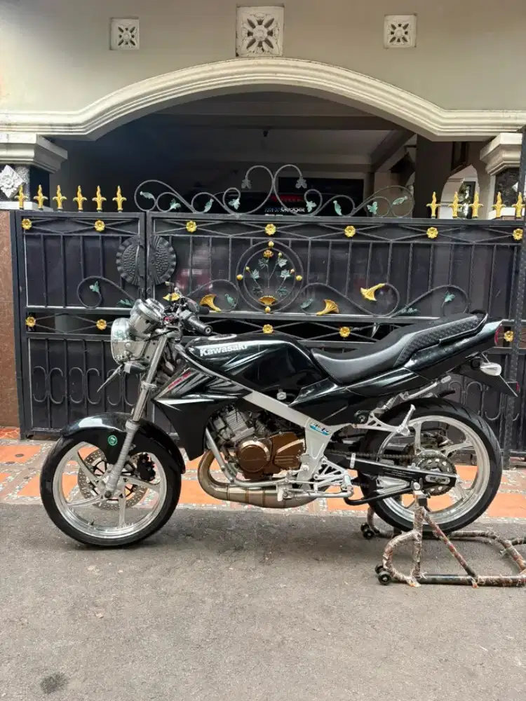 Ninja r 2004 kis hitam