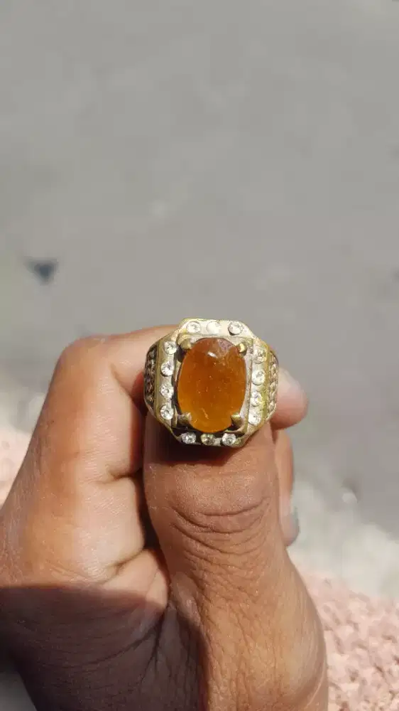 yelow safir murmer