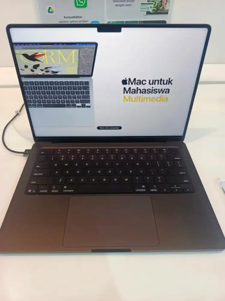 MacBook Pro 14 inci