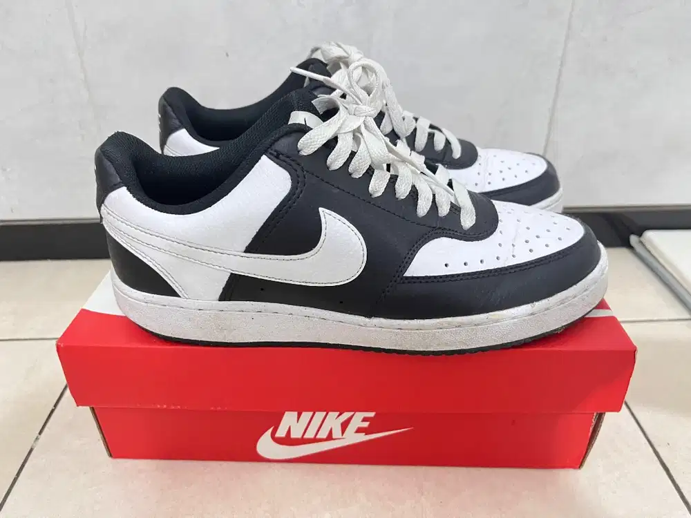 WANT TO SELL NIKE COURT VISION WOMEN’S