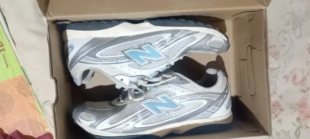 Sepatu new balance 204L
