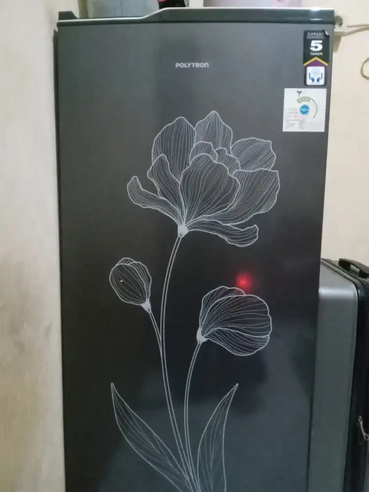 kulkas polytron masi mulus