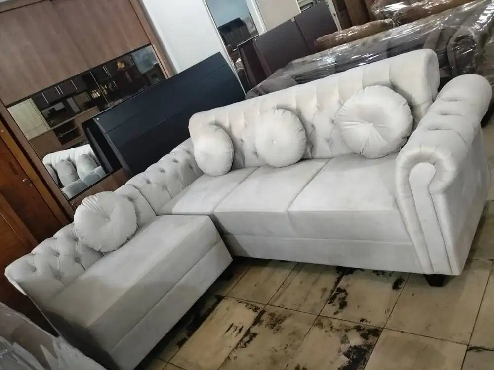 Sofa L putus semi chesterfield 3 dudukan + puff