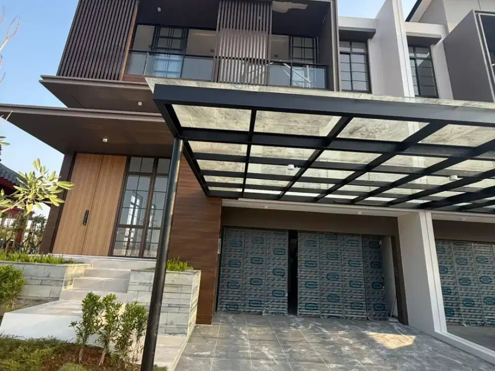 Disewakan Rumah PIK 2 Cluster Okinawa, Hoek, Uk. 10x25, 4+1 KT, 4+1 KM, View Danau, Brand New, Harga : Rp 375 Juta/Thn