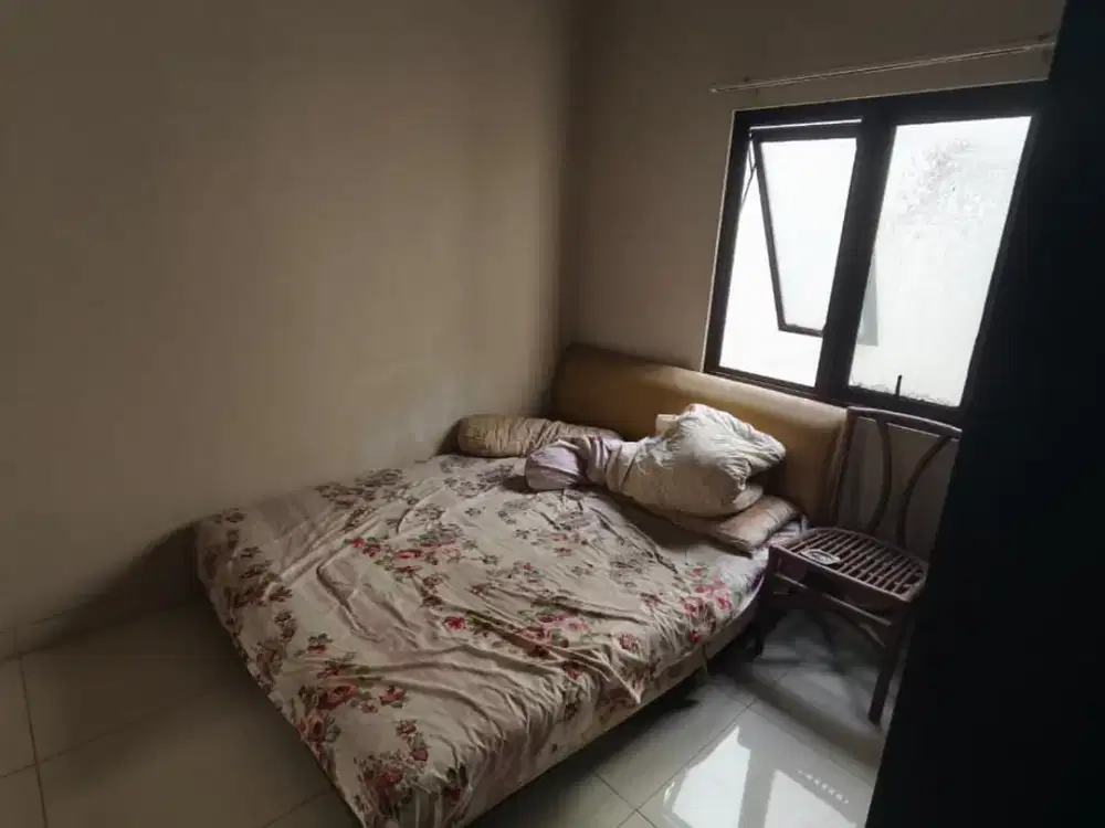 Sebuah rumah siap huni dalam cluster kawasan cipedes Setrasari, sukajadi dijual dengan harga bagus.