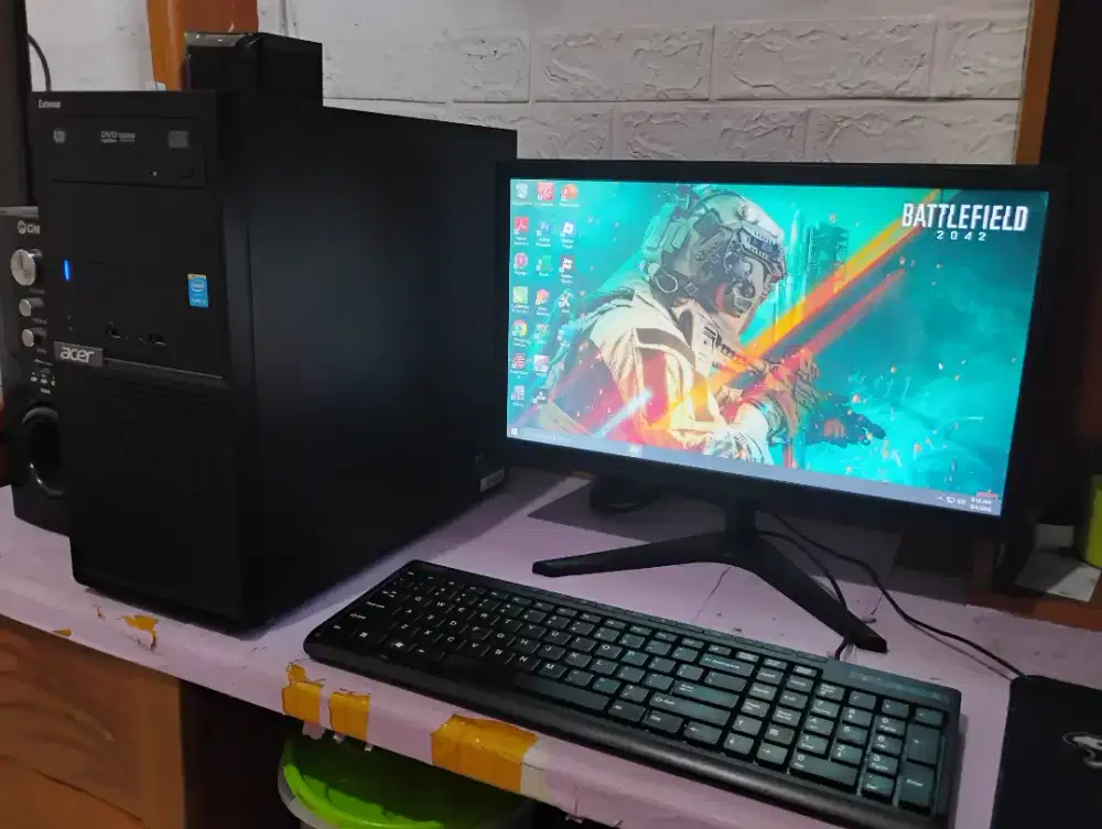 Pc gaming roblox / intel gen4 + ram 8gb + monitor 19inch