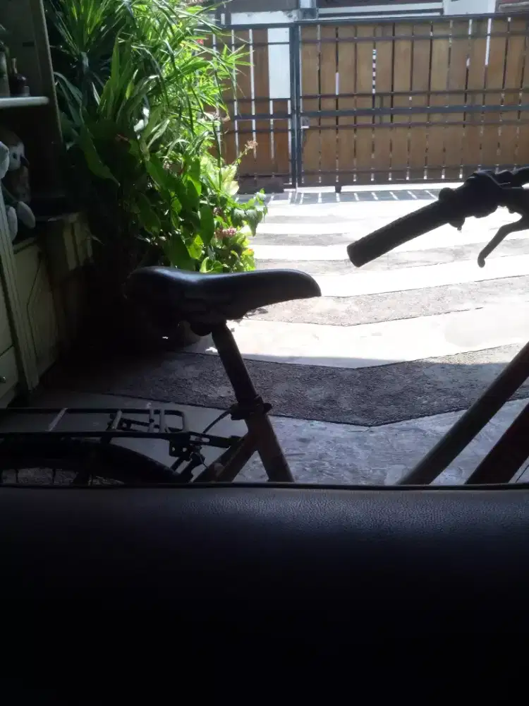 Bycycle lengkap dengan lampu keranjang sepeda sama bonengan sepeda