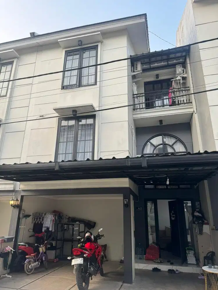 SEWA RUMAH MODERN-CLASSIC