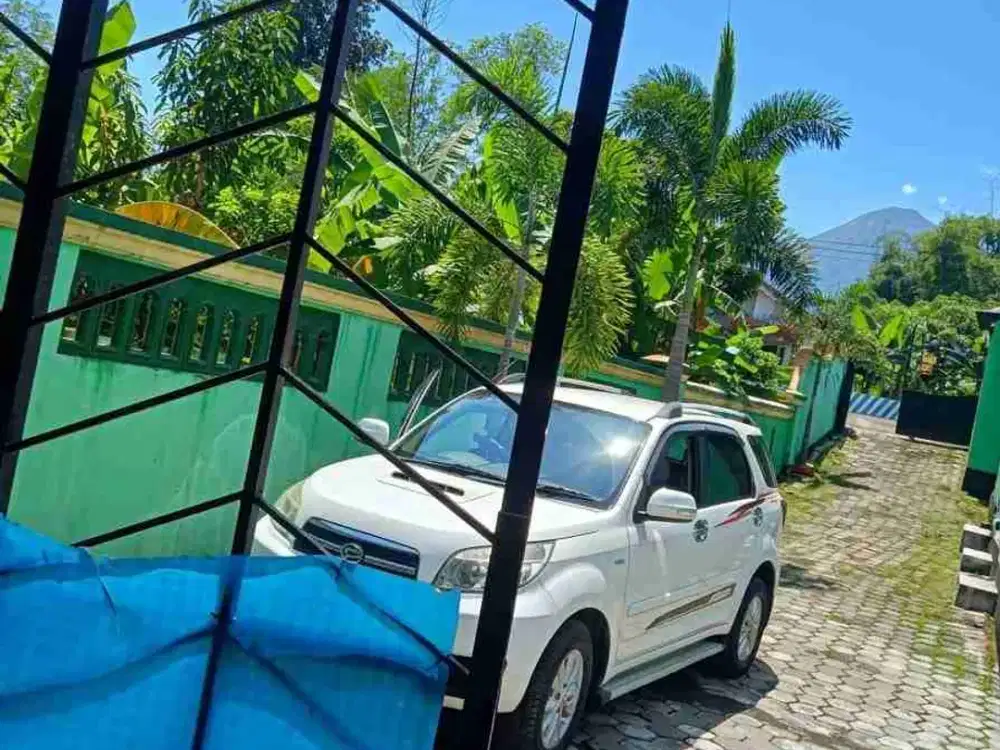 Rumah + kos aktif  depan ngoro industri