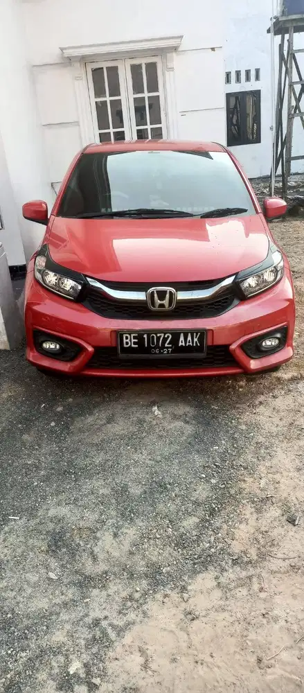 Mobil Brio Satya Matic Warna Merah