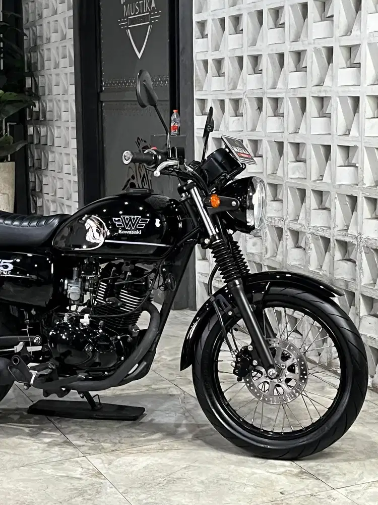 Stok Terbatas!!Kawasaki W175 Black Style th 2022 - Ayu Mustika