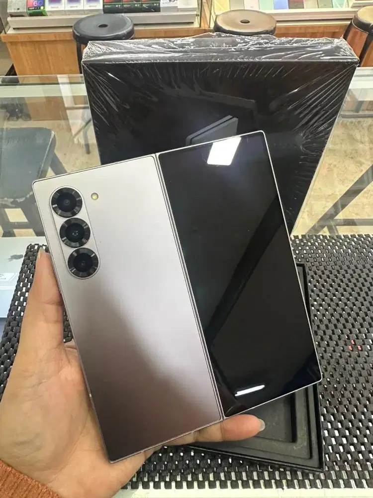 Samsung Galaxy Z Fold 6 12/512GB Silver sedow Ex Grs Resmi Sein Muluss