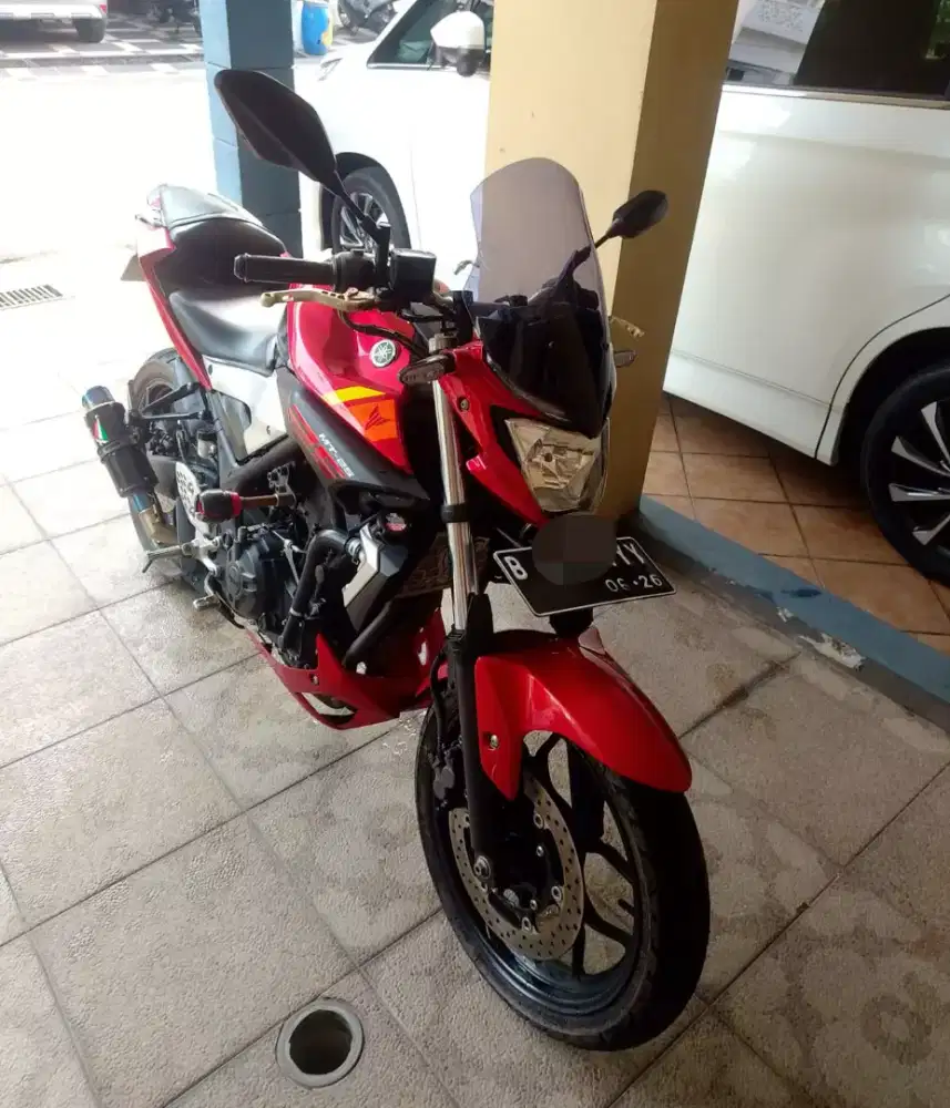 Moge Yamaha MT 25 merah merona.. suara mesin halus kaya baru.. cakep