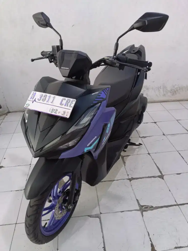 vario street 2025 biru