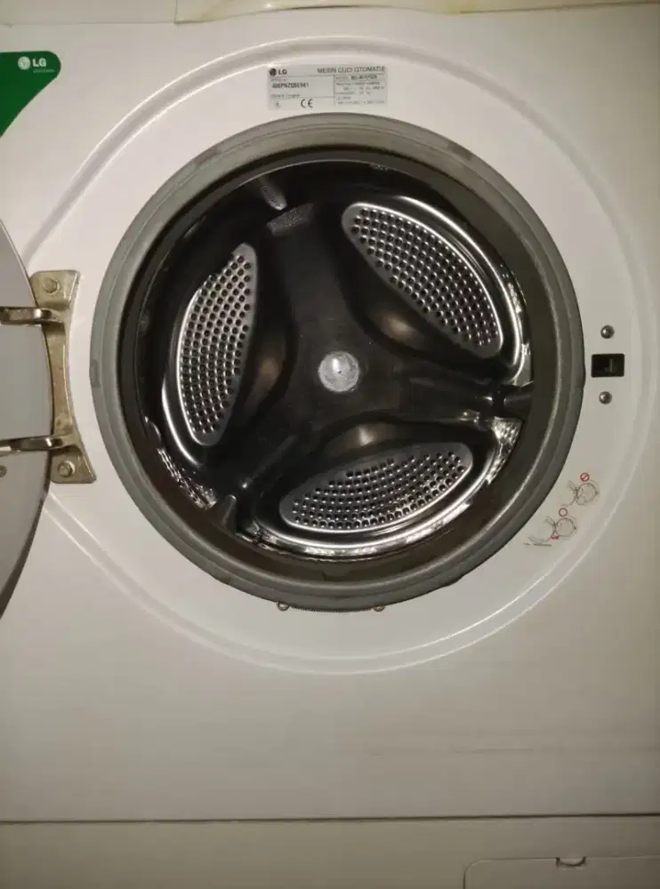 Mesin Cuci LG Front Loading 7-8Kg Bagus