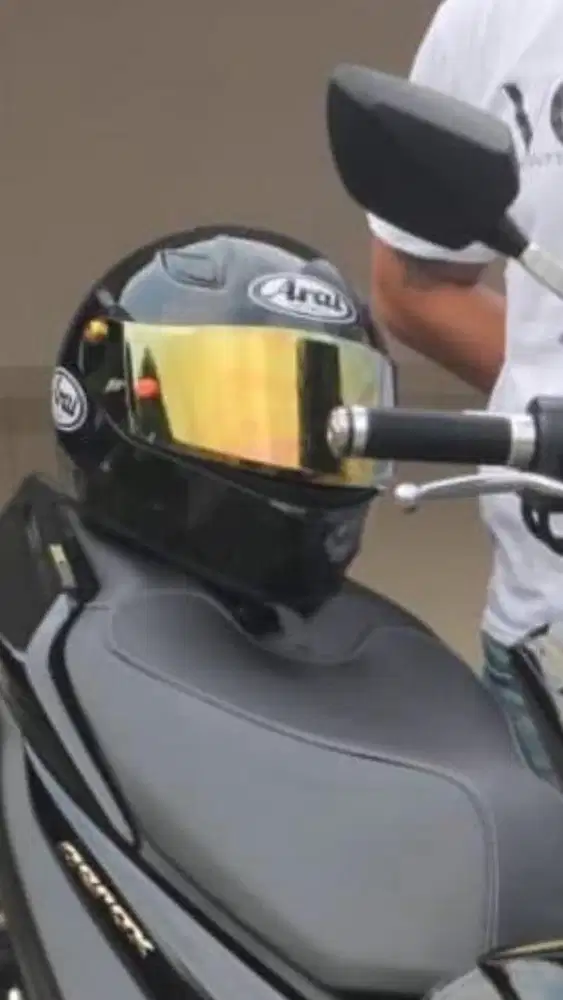 helm yamaha ori like new